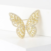 Broche en forme de papillon micro insérée en zircon cubique en laiton plaqué or de luxe pour bijoux pour dames