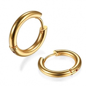 Boucles d'oreilles créoles classiques de luxe en acier inoxydable plaqué or 18 carats, nouveau style OEM, bijoux pour femmes - Product Image 6