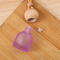 Diffuseur de parfum pour voiture en verre coloré portable de 11 ml, bouteille avec bouchon à vis, flacon rechargeable pour désodorisant suspendu, pour huile essentielle