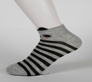 ถุงเท้าผ้าฝ้ายสำหรับวัยรุ่น นุ่ม ระบายอากาศได้ดี เหมาะสำหรับใส่ไปโรงเรียนและเล่นกีฬา - Product Image 3