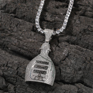 Collar con Colgante de <span class=keywords><strong>Tequila</strong></span> <span class=keywords><strong>Reposado</strong></span> UWIN <span class=keywords><strong>Patron</strong></span>, Diseño de Botella de Vino con Micro Pavé de Circonitas Cúbicas, Chapado en Oro - Product Image 3