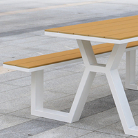 Table de pique-nique extérieure en métal durable et WPC, 6-8 places, imperméable, légère, moderne, pour hôtel, restaurant, café, événements, chaises incluses