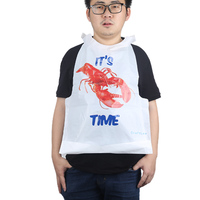Tablier jetable imperméable en plastique pour adultes BBQ Party Seafood Boil Adultes Bavoirs Homard Tablier jetable en plastique avec logo