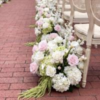 Centre de table floral artificiel effet naturel, roses blanches et roses, hortensias, lys calla, décoration de table pour mariages, événements et fêtes