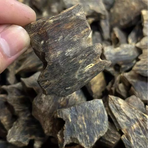 Blocs d'encens d'agarwood à haute teneur en huile, copeaux d'agarwood naturels purs et aromatiques pour diffuseur de parfum - Product Image 1