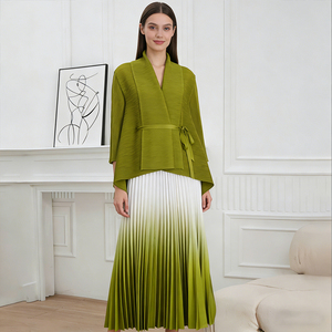 Completo da Donna Miyaki2 2025 di Alta Qualità, Taglie Forti, <span class=keywords><strong>con</strong></span> Top <span class=keywords><strong>a</strong></span> <span class=keywords><strong>Maniche</strong></span> <span class=keywords><strong>a</strong></span> <span class=keywords><strong>Pipistrello</strong></span> e Vestito <span class=keywords><strong>Lungo</strong></span> Plissettato Sfumato, Abbigliamento Femminile Primavera-Autunno - Product Image 2