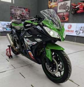 Moto sportive Kawasaki <span class=keywords><strong>Ninja</strong></span> <span class=keywords><strong>250</strong></span>/400cc d'occasion, moteur refroidi par eau, freins ABS doubles, accélération fluide, maniabilité stable - Product Image 4