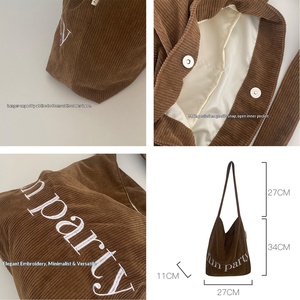 Borsa Tote in Corduroy con Logo Personalizzato, Estetica Minimalista, Riutilizzabile, con Chiusura Magnetica, per Shopping Quotidiano - Product Image 4