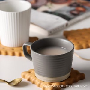 Posavasos de madera con forma de galleta, cuadrados, de madera maciza, aislantes, para tazas de café y té, multiusos - Product Image 3