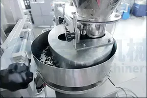 Máquina automática tridimensional para envasado <span class=keywords><strong>de</strong></span> bolsas <span class=keywords><strong>de</strong></span> té, embalaje triangular para bolsitas pequeñas - Product Image 3