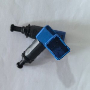 Interruptor de Freno para Renault MR977585 8200110895 7700434561 25320-00QAD, Interruptores Automáticos de Plástico - Product Image 2