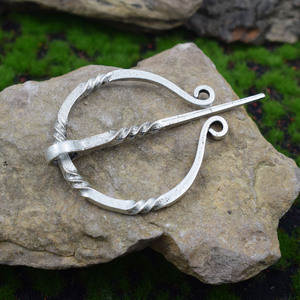 Collezione di spilla in stile vyking retrò con Fibula annodata - Product Image 3