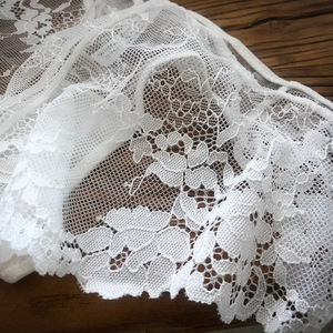 Culottes en dentelle florale blanches pour femmes, transparentes, sexy, respirantes, ultra-fines, taille mi-haute, style bikini, vente en gros, OEM ODM - Product Image 4