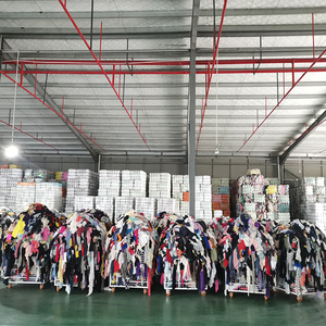 Trapos de Limpieza Industriales de Algodón Negro Oscuro de 16 cm con Fuerte Absorción de Aceite y Agua - Product Image 3