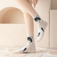 Vente en gros de nouvelles chaussettes coréennes avec animaux de dessins animés, chaussettes en coton avec chat mignon et drôle pour femmes