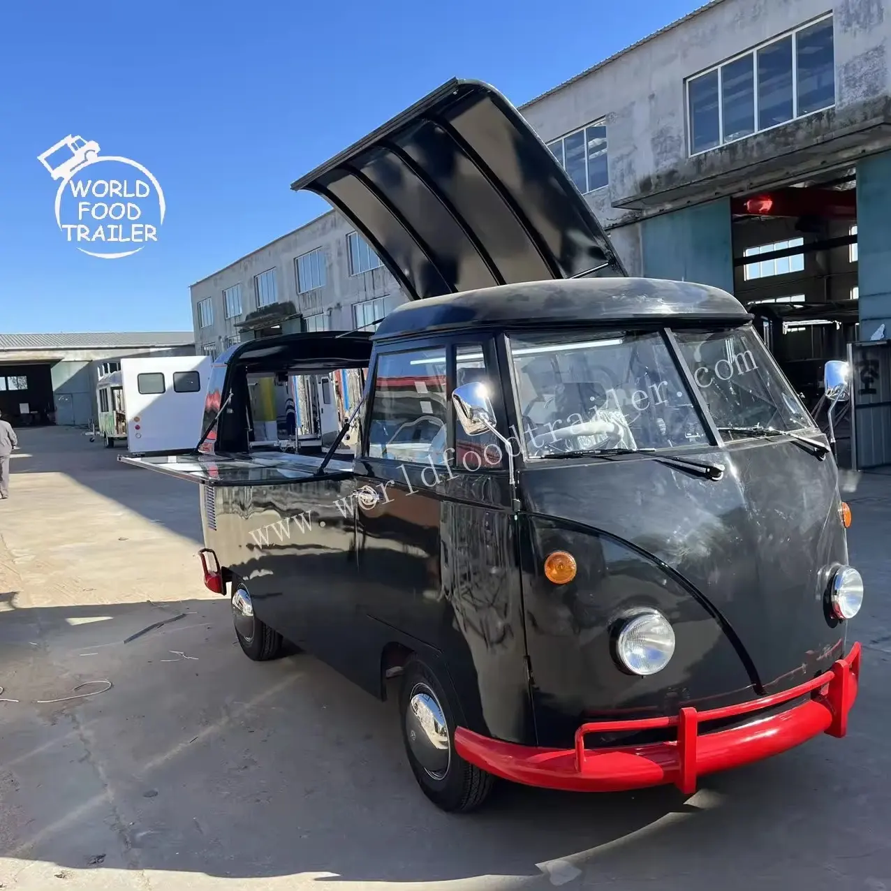 Camion électrique Volkswagen T1 Food Truck entièrement équipé avec des bars de cuisine pour la préparation de pizzas au café et de camions de restauration rapide remorques