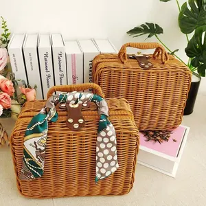 New Design Handmade Nature Rattan Black Wholesale Wicker Willow Customized Picnic Basket Hamper Set with Lid for 4 Person