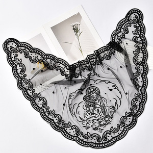 Lusso <span class=keywords><strong>pizzo</strong></span> <span class=keywords><strong>nero</strong></span> vergine maria motivo religioso ricamato sciarpa trasparente triangolo <span class=keywords><strong>scialle</strong></span> della chiesa per le donne - Product Image 3