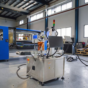 Machine de marquage laser UV pour les parois intérieures/extérieures des bouteilles de l'industrie du maquillage avec prise en charge AI/PLT et système d'acquisition et de traçabilité des données - Product Image 3