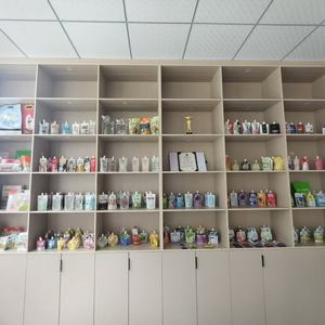 Saco Plástico Stand-Up Personalizado de Grau Alimentício com Bico para Armazenamento de Gelatina Líquida e Frutas - Product Image 6