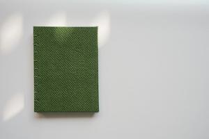 Notebook artistico personalizzato in tessuto verde legante Coptic elegante Premium - Product Image 5