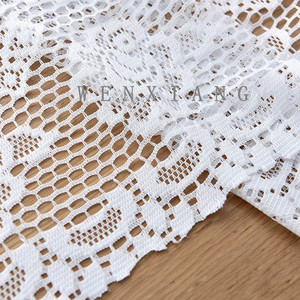 Chemin de table rectangulaire en dentelle brodée 33x114cm, décoration d'intérieur, polyester blanc - Product Image 3