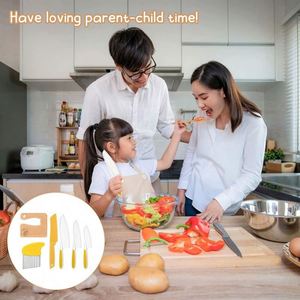 Couteau de cuisine en bois pour enfants, trancheurs à pommes de terre en plastique, couteaux de cuisine, couteau en plastique personnalisé pour tout-petits, gants résistants - Product Image 5
