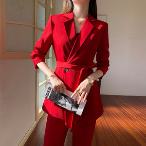 ชุดสูทผู้หญิงสีแดงแบบมืออาชีพ กระดุมเดี่ยว ดีไซน์สายรัดใหม่ สไตล์เรียบหรู สำหรับฤดูใบไม้ผลิและฤดูใบไม้ร่วง เหมาะสำหรับงานศิลปะ - Product Image 5