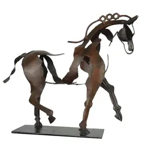 桌面办公装饰礼品手工金属马雕塑