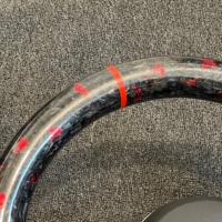 Volant sport en fibre de carbone rouge forgé pour Série 1 F10/F30/F49/F80/F20/F31/F32/X5/X6/F22/F25/M3/M4/M5 Plug and Play