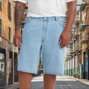 Shorts en jean bleu clair pour homme, style américain polyvalent, coupe droite ample, avec fermeture éclair à cinq points, tricoté fin, couleur unie, idéal pour l'été. - Product Image 2