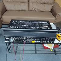 Console de Mixage Numérique M32 Live 40 Canaux pour Système de Sonorisation, Équipement Musical, et Système d'Enceintes Line Array d'Extérieur