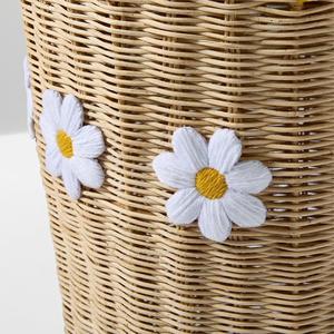 Panier en rotin marguerite en osier avec couvercle pour enfant, panier de rangement, Accents floraux adorables, fabriqué au Vietnam, nouveau design - Product Image 4