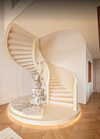 Cadre en acier durable d'escalier incurvé moderne avec le matériel en bois d'étape pour les villas élégantes d'appartements
