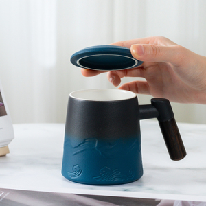 Tasse à thé à manche en bois mat de haute qualité avec infuseur et couvercle tasse infuseur à thé en céramique avec relief texturé <span class=keywords><strong>noir</strong></span> bleu - Product Image 2