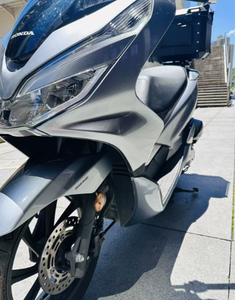 Honda PCX150 <span class=keywords><strong>d</strong></span>'occasion à vendre - ESP 150cc, Économique en carburant, Idéal pour les <span class=keywords><strong>d</strong></span>éplacements urbains - Product Image 3