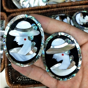 Colgantes de Joyería Bohemia con Mosaico de Conchas Peruanas y Abulón en Forma de Cuadros, Hechos a Mano, Venta al Por Mayor - Product Image 2
