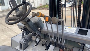 Chariot élévateur diesel d'occasion TCM 10 tonnes, prix compétitif, origine Japon, mât à deux étages, à vendre - Product Image 6