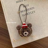 Breloques de sac en peluche miniatures Kawaii (ours, chien), pendentifs suspendus en forme de tête d'animal moelleuse avec bonnet tricoté d'hiver, porte-clés en polaire douce avec cordon pour sac à dos