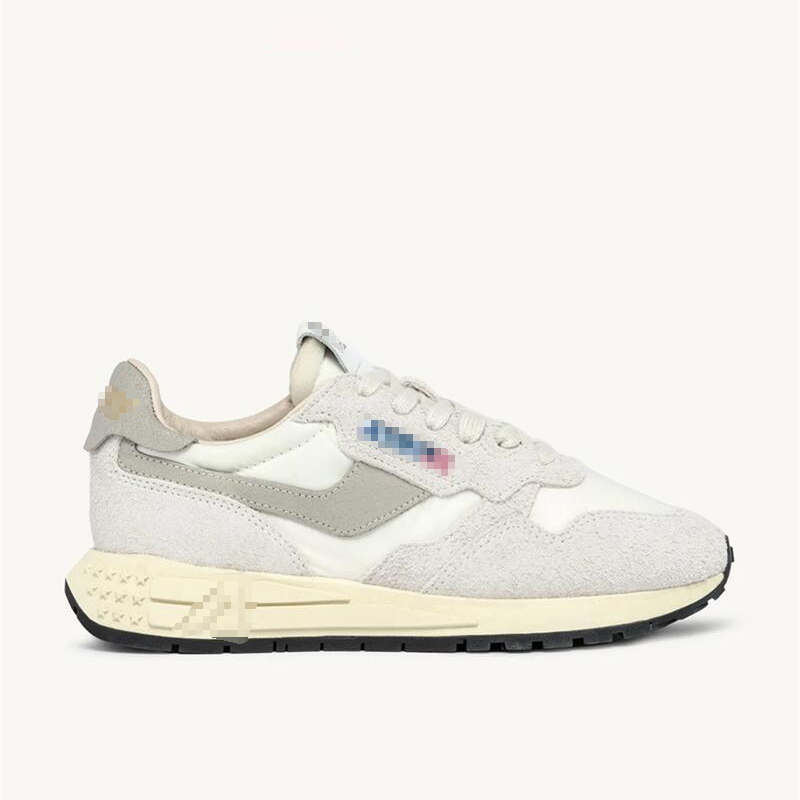 Bianco grigiastro