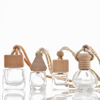 Mini bouteille en verre d'aromathérapie personnalisée diffuseur de désodorisant de voiture suspendu flacons pendants de parfum avec bouchons en bois