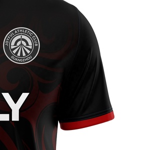 Maglia Sportiva Traspirante 100% Poliestere con Collo a Girocollo, Jersey da <span class=keywords><strong>Calcio</strong></span> Personalizzata con Stampa, Uniforme da <span class=keywords><strong>Calcio</strong></span> di Alta Qualità con Motivo Nero e Rosso - Product Image 5