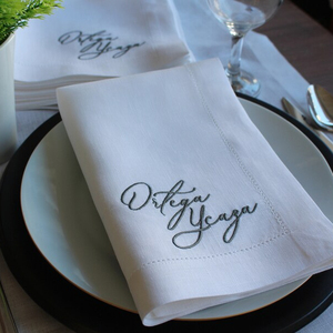 Serviettes de table en coton et lin personnalisées avec logo pour les acheteurs d'hôtels, restaurants et complexes hôteliers - Product Image 1