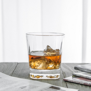 Classic Whiskey Glass NOVARE 320ml Square Classic Lead-free Crystal Clear Whiskey Glass Rock Glass