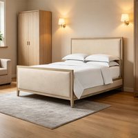 Lit en bois massif avec pied de lit finition sablée, lit plateforme en bois et tissu français pour les acheteurs de meubles de style neutre