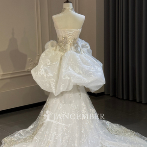 Robe de mariée sirène élégante blanche à col montant, ornée de cristaux argentés et de perles, avec manches bouffantes surdimensionnées, modèle Xs323 Jancember - Product Image 3