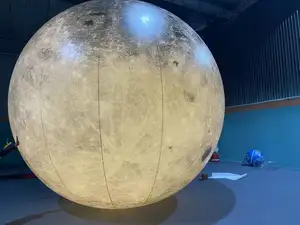 विशाल इंफ्लेटेबल चंद्रमा ग्रह बॉल बैलून के साथ इंफ्लेटेबल चंद्रमा