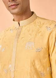 Conjunto de Kurta y Pajama Crema con Chaqueta Nehru Estampada con Diseño Floral Paisley, Ropa Étnica Tradicional India para Bodas y Fiestas - Product Image 2