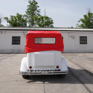 Coche Turístico Eléctrico Retro Blanco con Toldo Rojo para Uso en Villas y Transporte en Atracciones Turísticas - Product Image 2