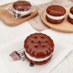 Jouet sensoriel réaliste en forme de <span class=keywords><strong>biscuits</strong></span> fourrés au chocolat, gadget anti-stress, jouet sensoriel en pâte durable - Product Image 4